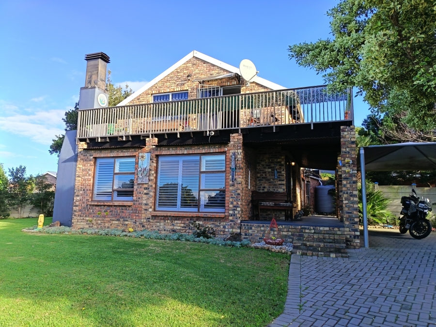 3 Bedroom Property for Sale in Wavecrest Eastern Cape